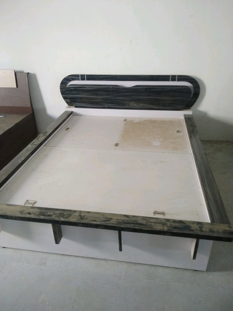Acrelyc Bed