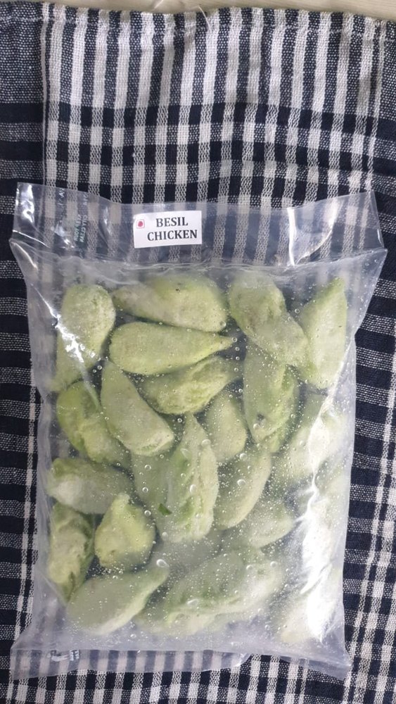 basil chicken momos, 25 Pieces, Packaging Type: Plastic Bag