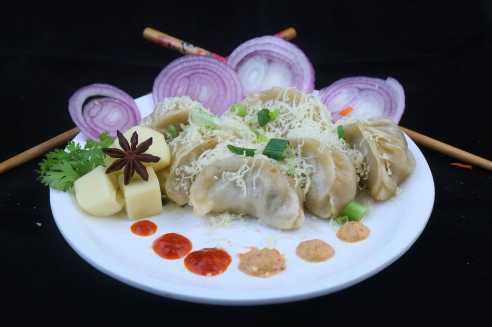 Corn Starch And Refined Flour Steamed Chicken Cheese Momos, Packaging Type: Loose