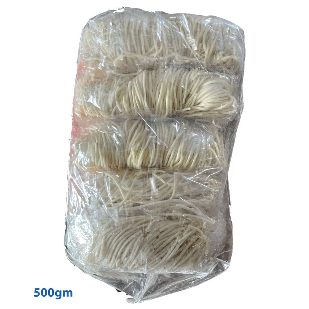 Wheat Flour White Hakka Noodles, Packaging Size: 500gm