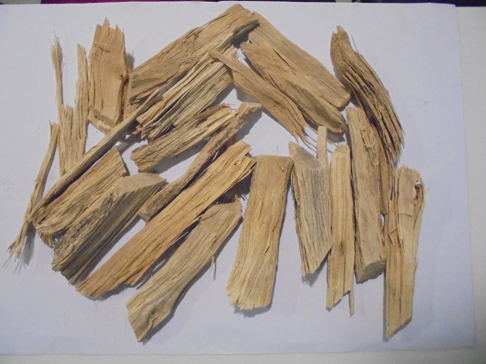 Brown Miswak, Packaging Type: Jute