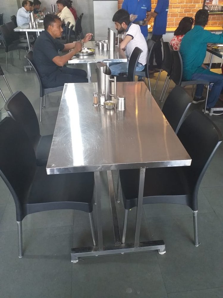 Hotel table and chairs, Seating Capacity: 4