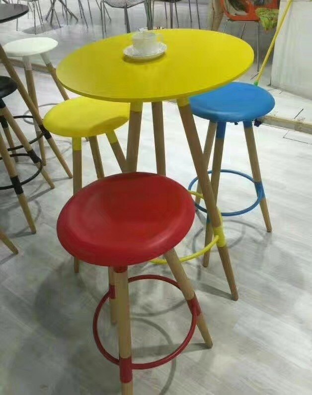 Yellow 41 Inch Bar Table, Seating Capacity: 3 Seater