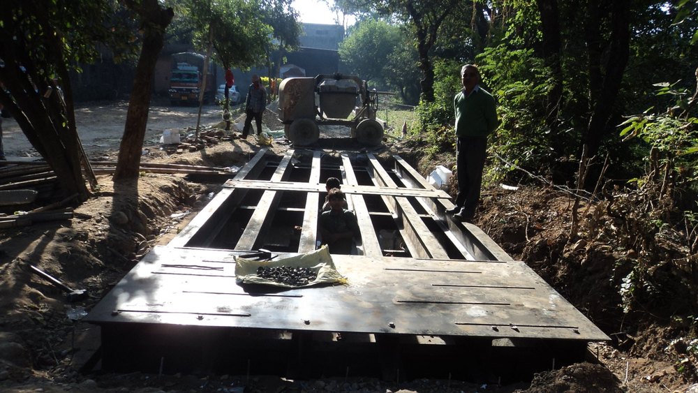 Electronic Fully Automatic Mild Steel Weighbridge, Capacity: Standard, Pan Size: Normal