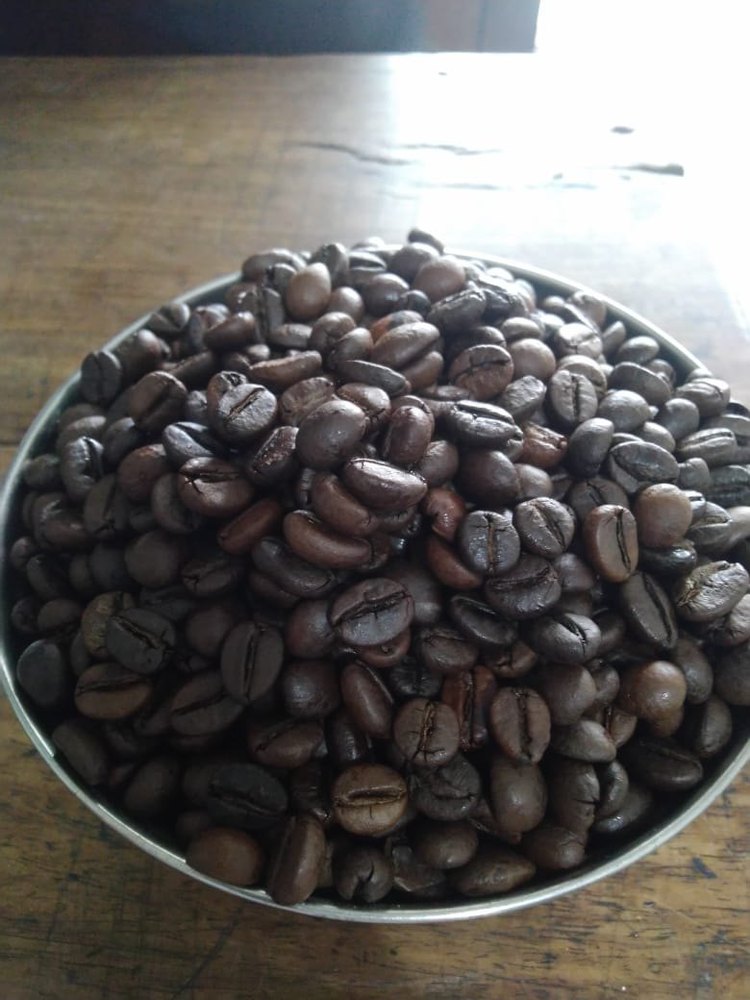 Arabica Aa Roasted Green Coffee Beans, Grade: Premium, Packaging Type: Silver Foil