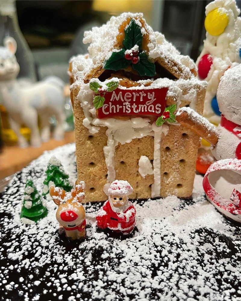 Essential Blends Christmas Ginger Bread House