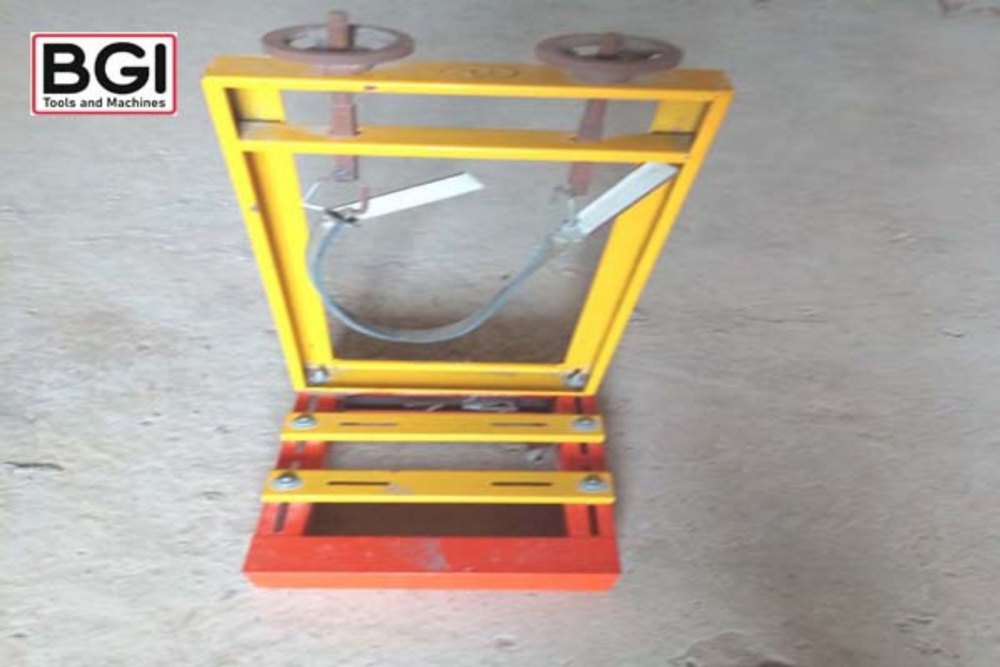 BGI Mild Steel Brake Test Arrangement With Two Spring Balance, Capacity Tons: 1 Ton, Size: 4 Feet