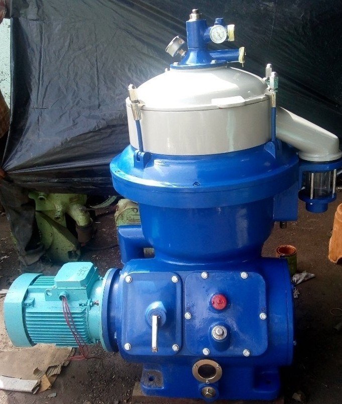 Mild Steel MOPX207 Engine Gear Oil Purifier Centrifugal Machine, Capacity: 2000 Liter Per Hour