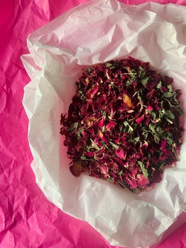 Rose Petals Green Tea, Packaging Type: Packet, Packaging Size: 1 KG
