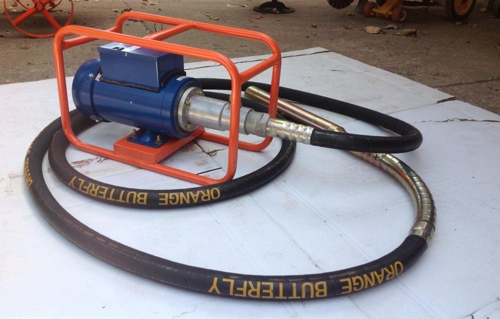 CROMPTON Mild Steel Electric Motor Concrete Vibrator, 220 V
