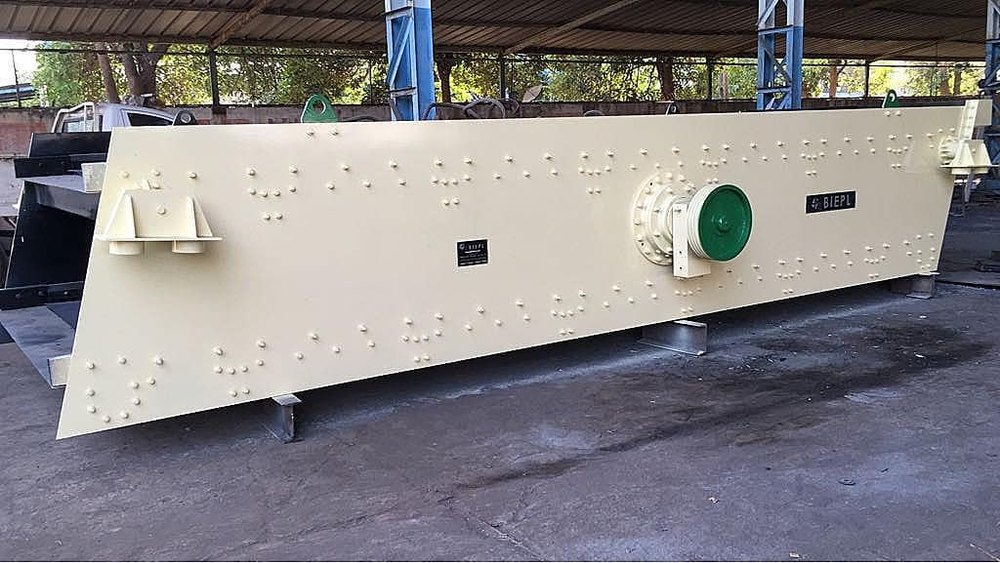 Galvanized Iron Linear GI Inclined Screens, Capacity: 70-1400TPH
