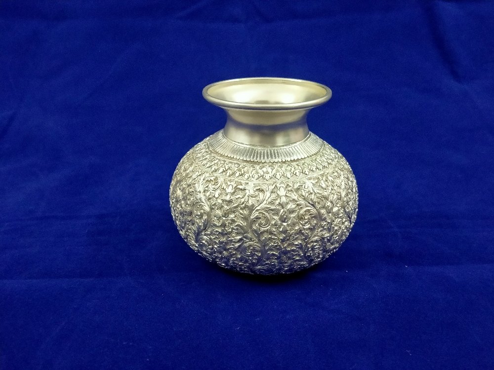 Embossed Silver Plated Decor, Size: 4