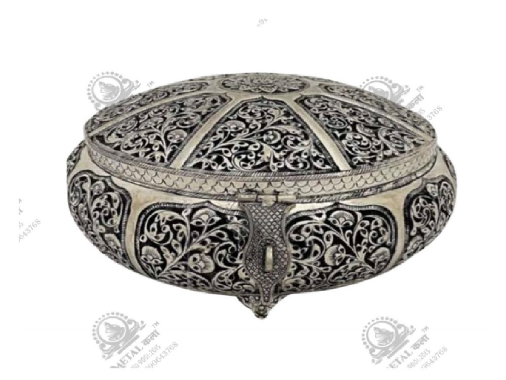 Polished Flower Round Silver Plated Artifacts