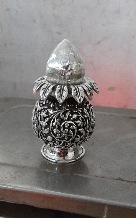 Glossy Silver Antique Sindur Box