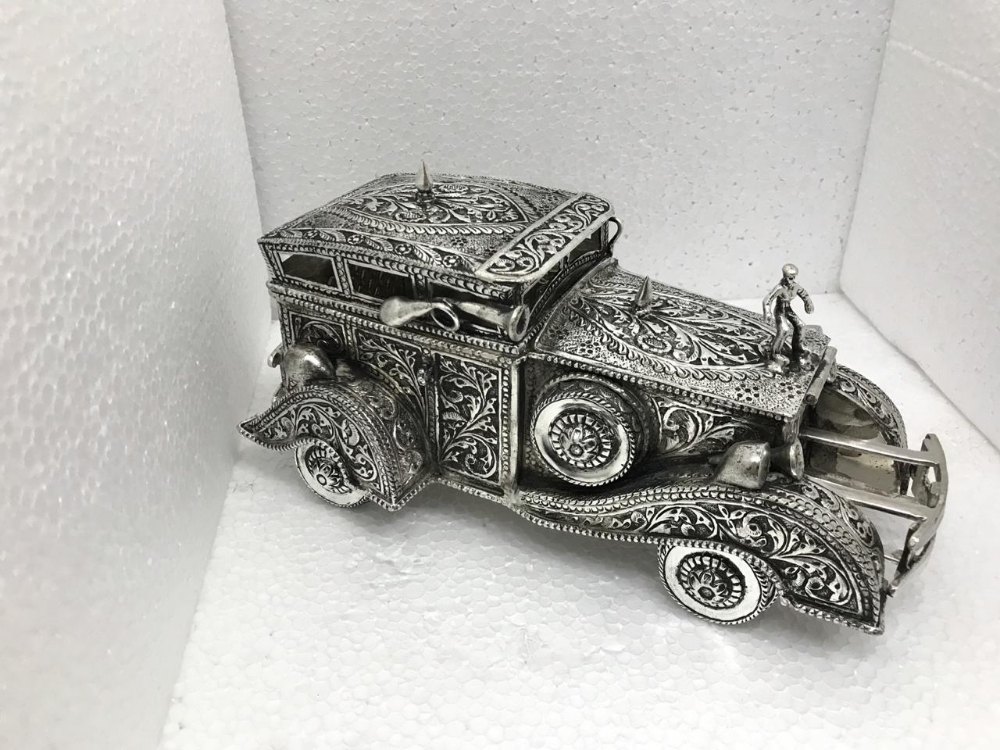 92.50 With Hollmark Silver Antique Car Silver Designer Gadi