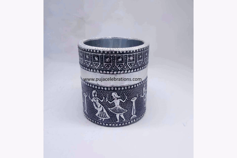 Silver Oxidised Pen Stand
