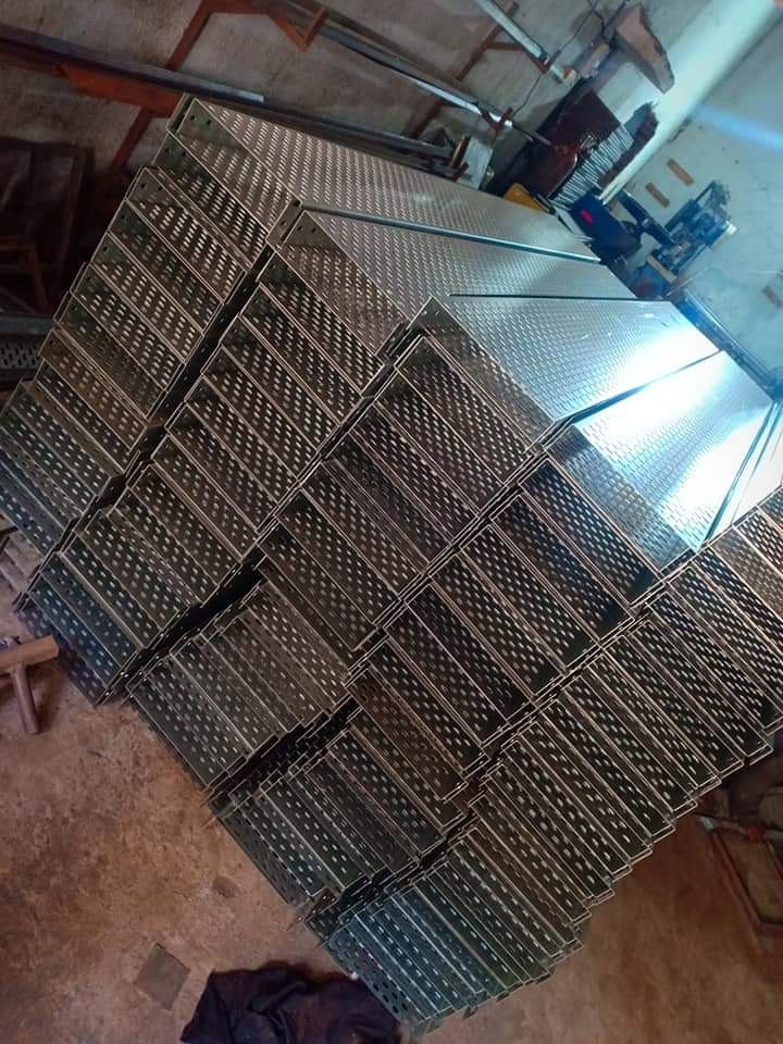 Stainless Steel Pre-Galvanized Cable Tray, Sheet Thickness: 2mm, Size: 100 To 1000 mm