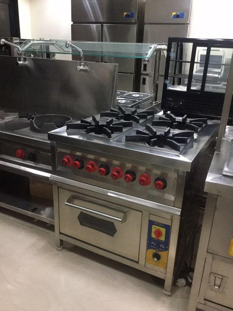 HARIOM EQUIPMENTS Five Burner Gas Stove, Size: 30X30X34