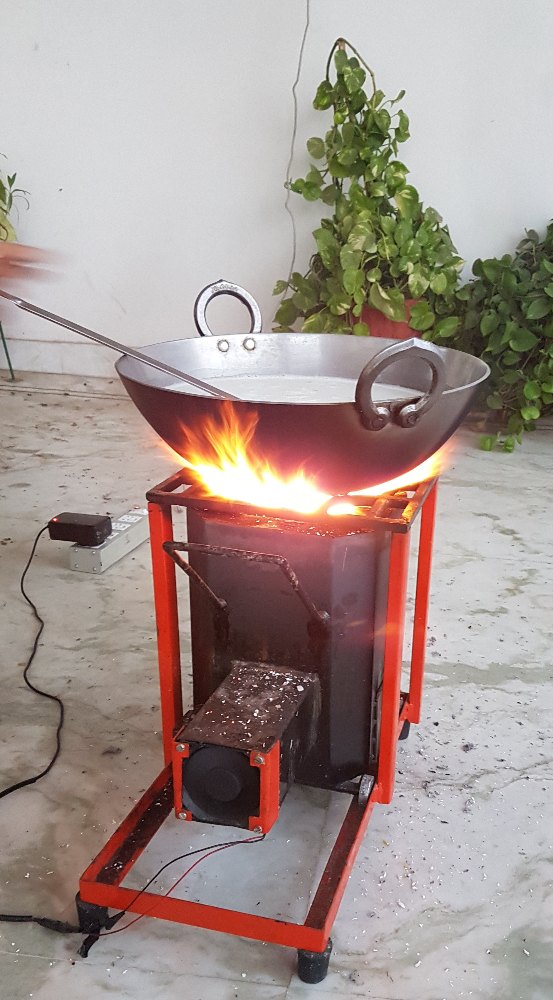 Iron Body Indoor/Outdoor Use Smokeless Biomass Cooking Stove