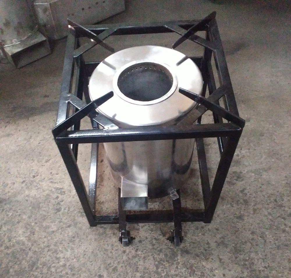 Mild Steel Body Indoor/Outdoor Use Smokeless Biomass Cooking Stove