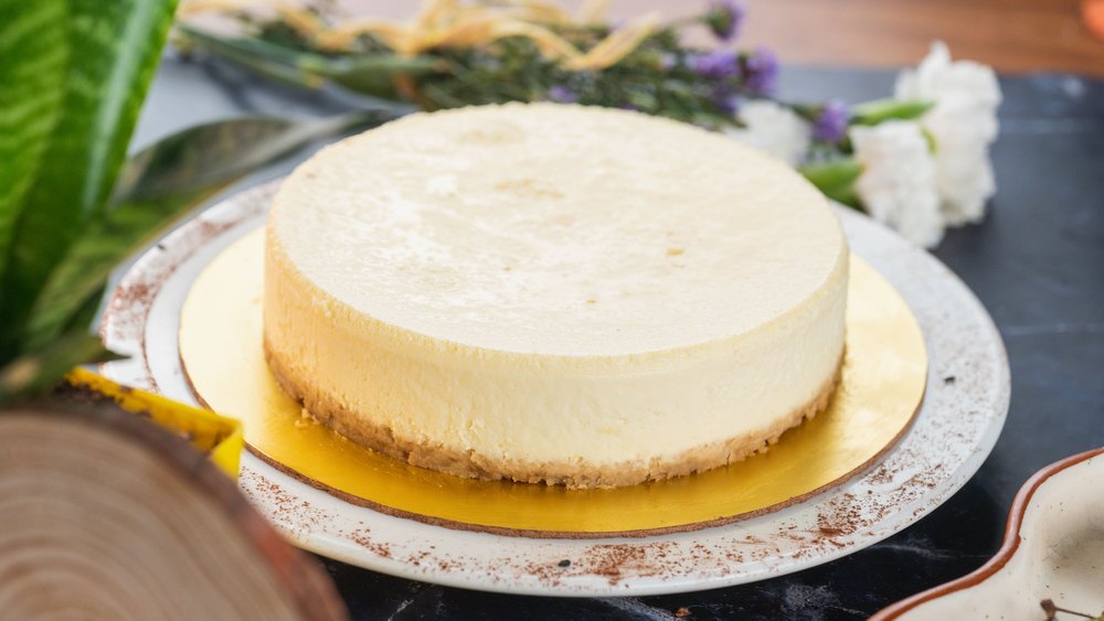 Vanilla Round Philadelphia Plain Cheese Cake, For Birthday Parties
