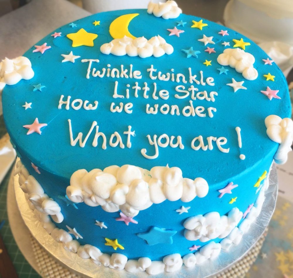 Round Wanors Eggless Baby Shower Cake In Ahmedabad, Weight: 2kg