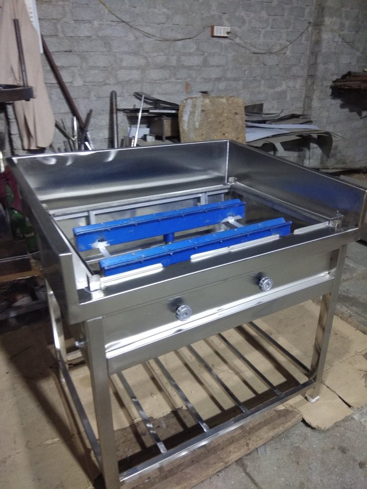Silver Gas Stainless Steel Dosa Plate, For Restaurant, Size: 14 X 36 X 10 (w X L X H)