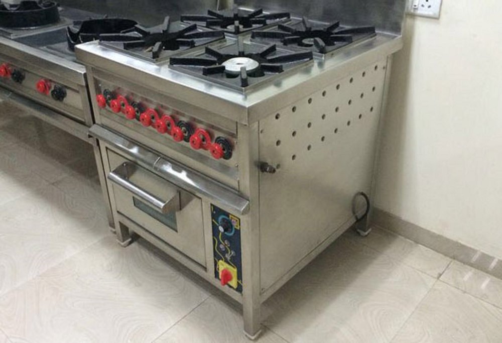 SS Four Burner With Oven, Steel