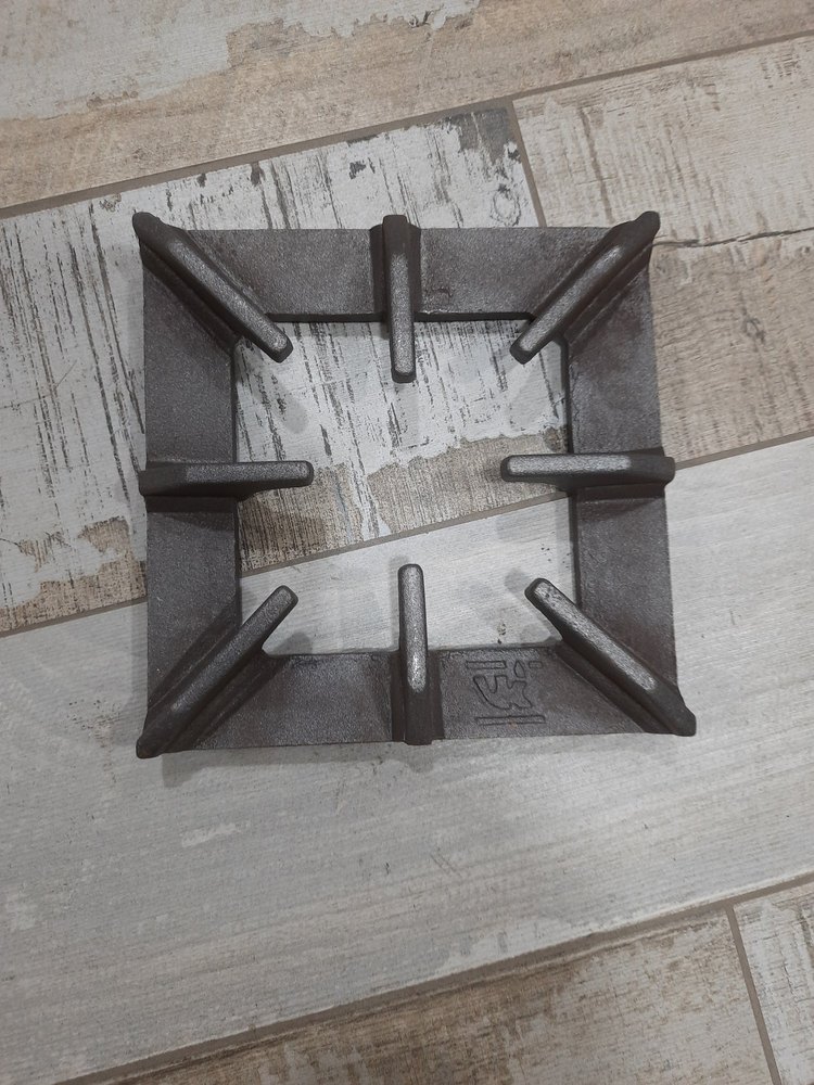 Black Cast Iron Square Pan Support, Steel