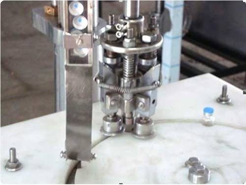 Stainless Steel Vial Sealing Machine, Voltage: 220 V