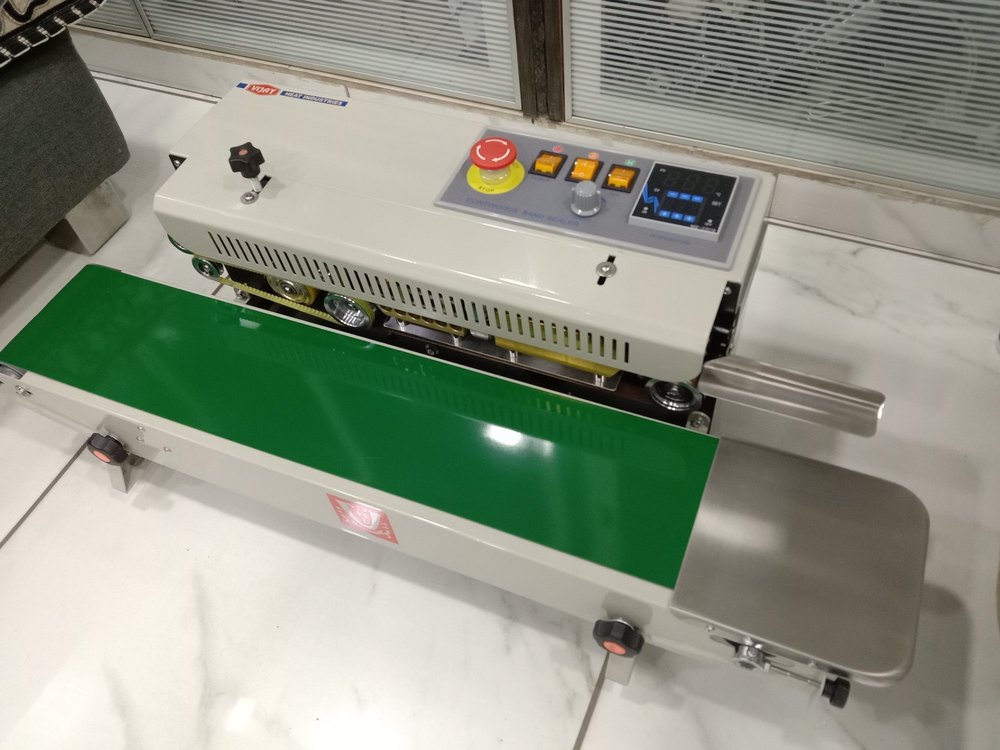Semi-Automatic Mild Steel Horizontal Band Sealer, Capacity: 2000-3000