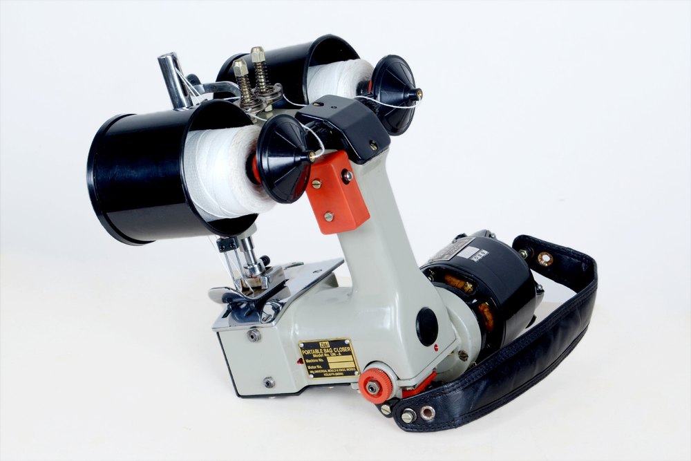 ZUBI Aluminium Double Stitching Portable Bag Closer Machine, Capacity: 350-400 Bags/Hour, Model: UN-A