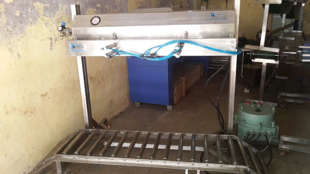 ROYAL PACK MUMBAI Pneumatic Bag Sealing Machine Flp, PSM 1100 R, Capacity: 2 -10 Bag /min