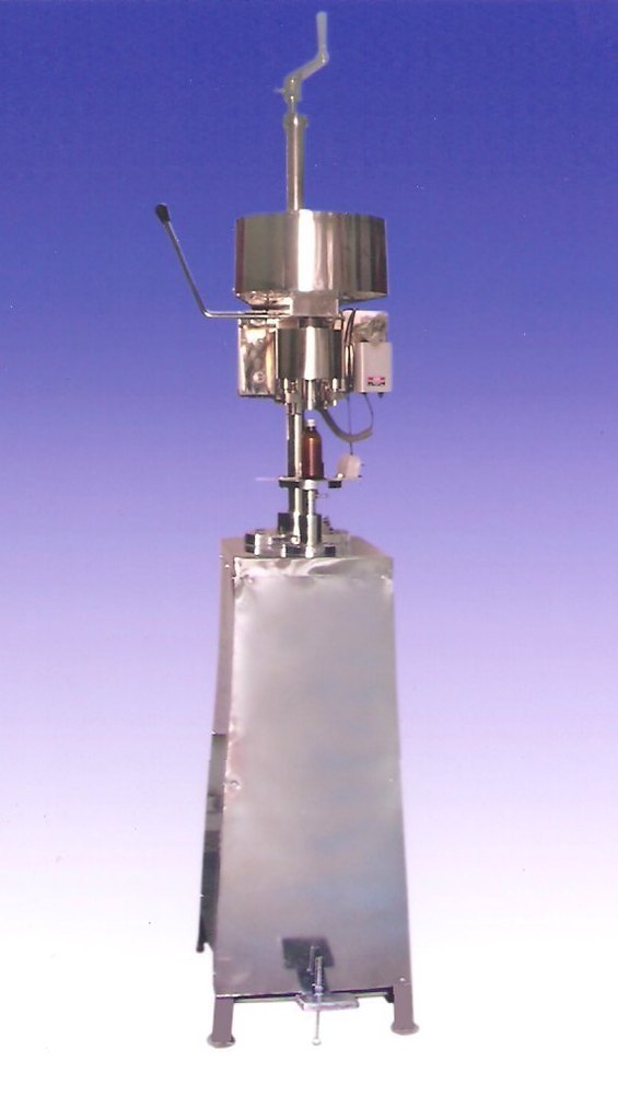 Manual Stainless Steel Paddle Operated Cap Sealing Machine, Capacity: 1500 bottles per hour