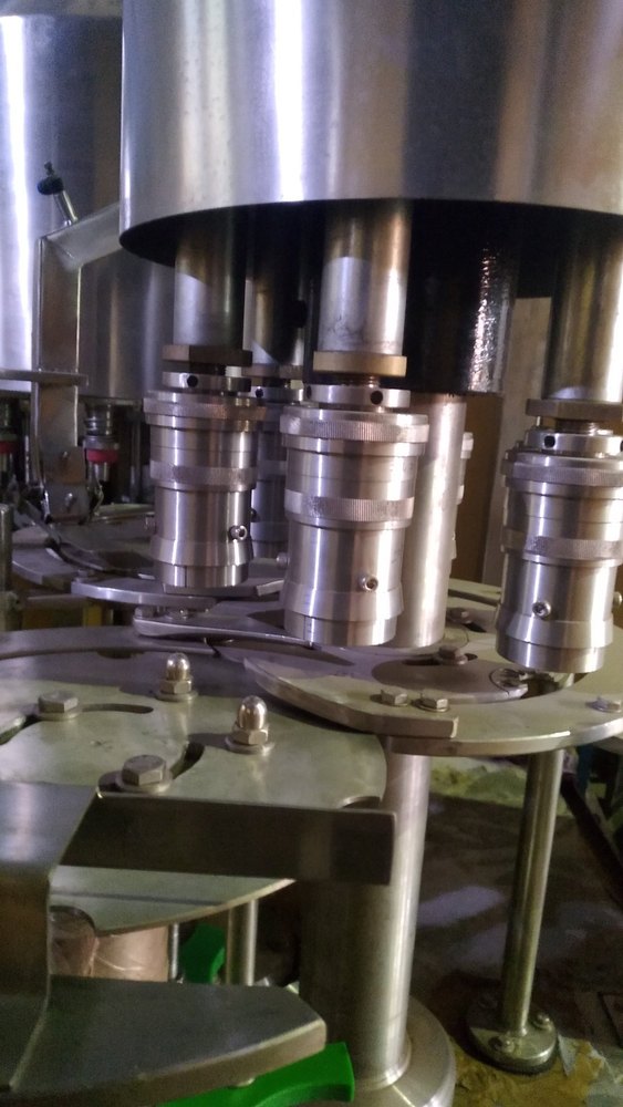 shreeji projects Stainless Steel Automatic Screw Capping Machine, Capacity: 24 Bpm