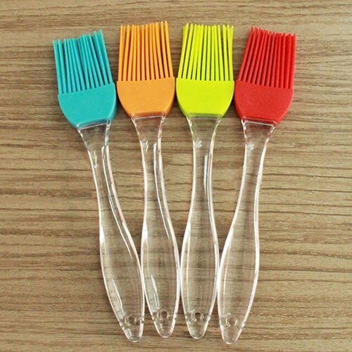 Silicone Soft Silicon Brush With Plastic Handle 6.5 Inch, For Home And Kitchen, Packaging Size: 21 - 30 Numbers