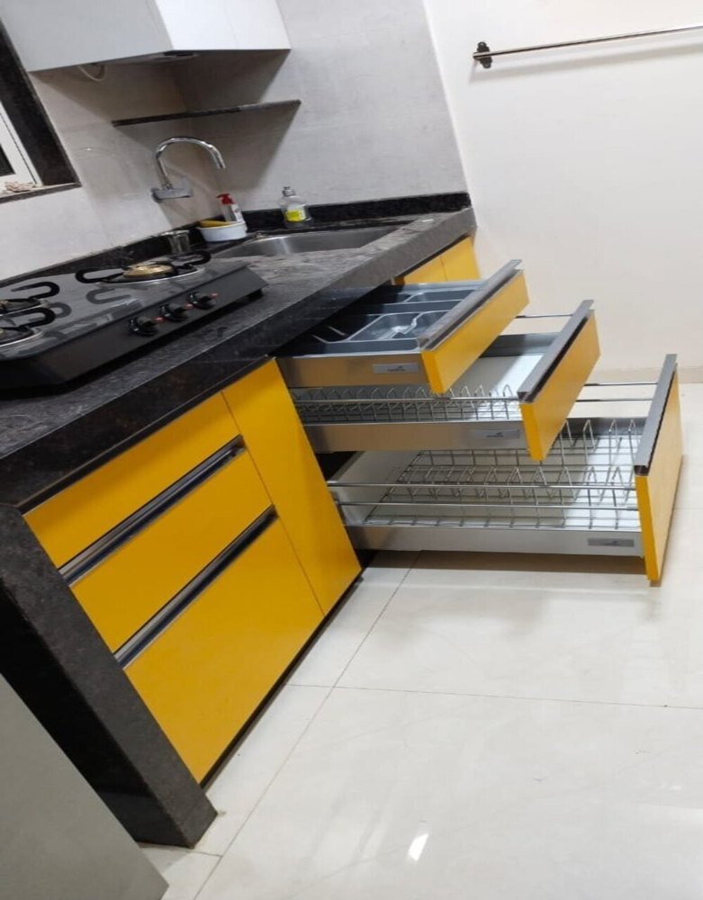 glossy finish Wooden Hettich Modular Kitchen Fittings