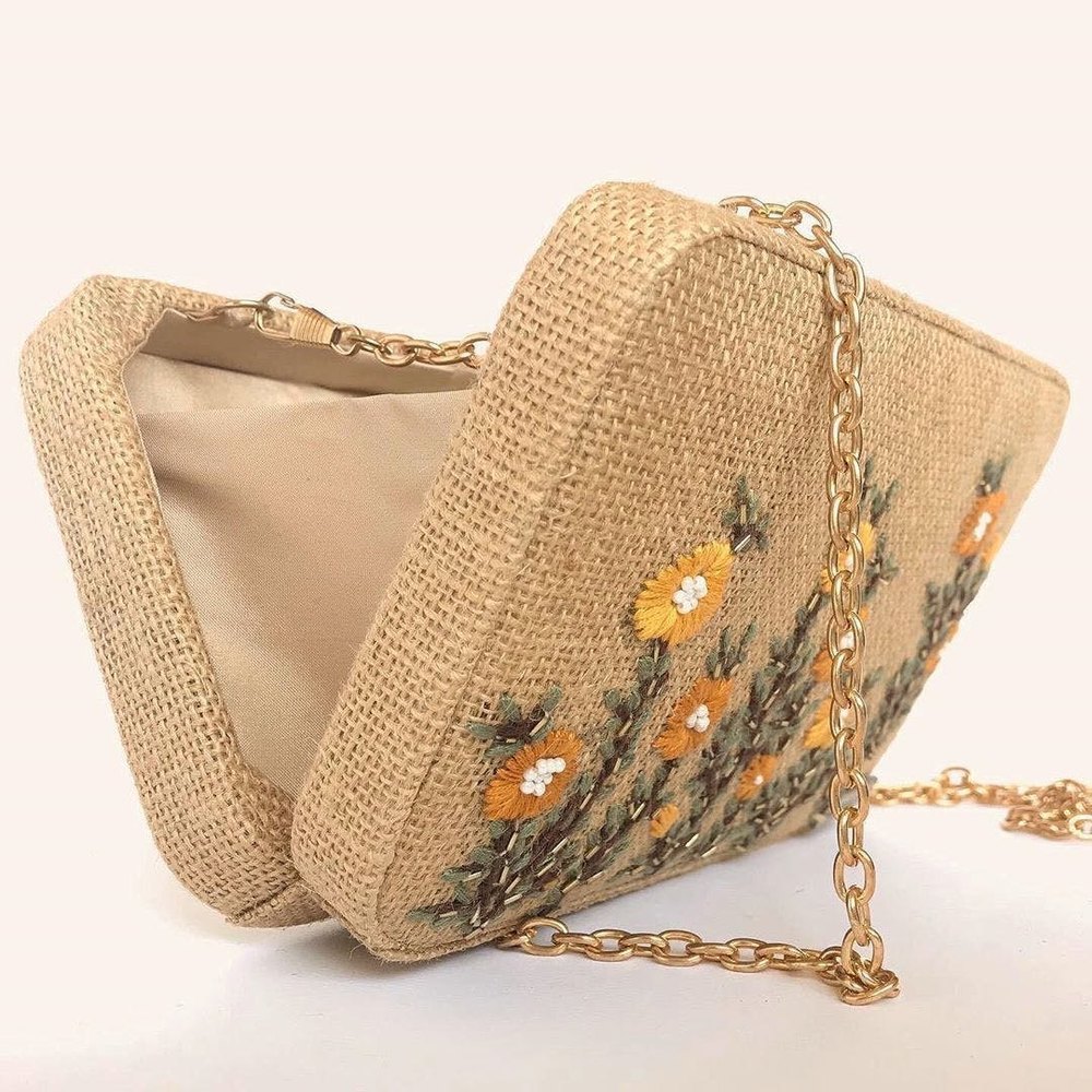 Embriodery Assorted Jute Ladies Hand Purse