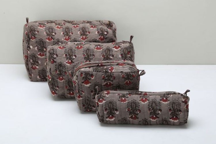 AKshat International Natural Cotton Multicolor Block Printed Quilted Toilet Bags, For Cosmetic