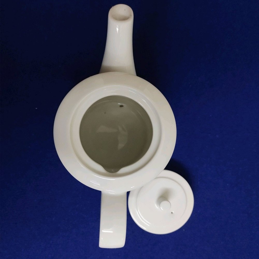 Plain Cylindrical Ariane White Ceramic Tea Pot