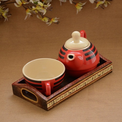 Ceramic Single Pot with Wooden Base for Home