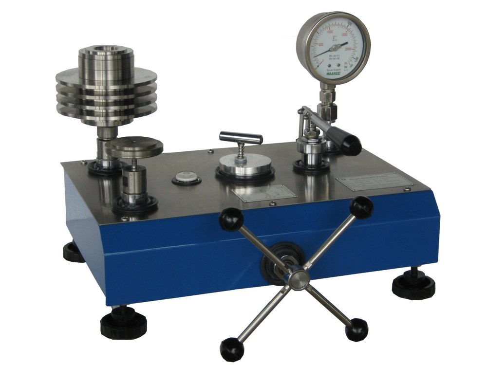 Digital calibration Dead Weight Tester