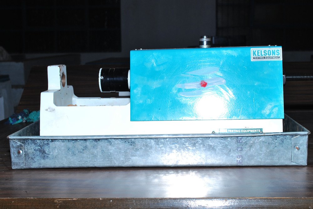Silver Stainless Steel Universal Sand Testing Machine, For Laboratory, Automation Grade: Manual
