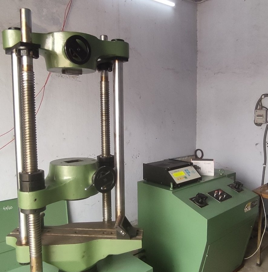 Digital Mild Steel Electronic Universal Testing Machine, For Laboratory, Capacity: 100 Kn To 2000 Kn