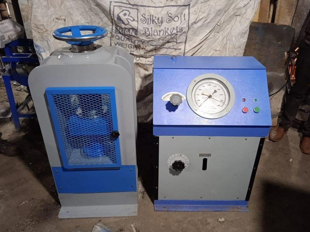 1HP Cube Compression Testing Machine, Capacity: 200 Ton, Model Name/Number: VKSI-093