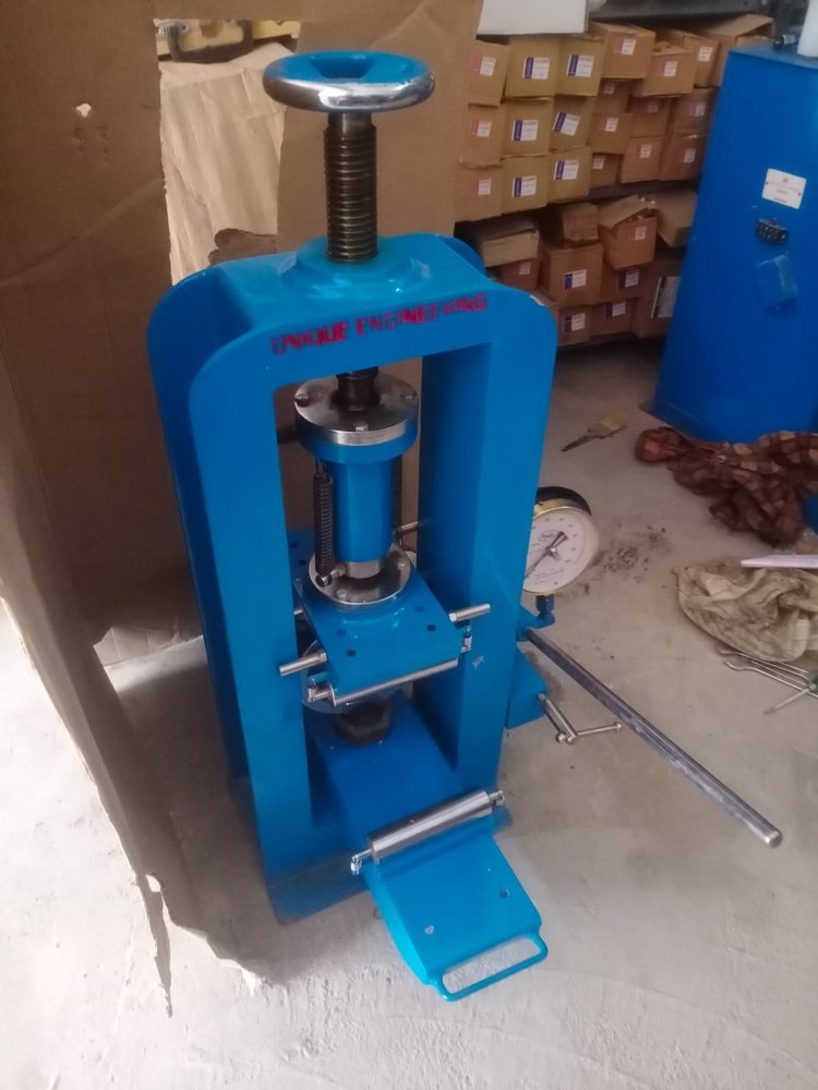 Mild Steel Hand Operated Flexural Testing Machine, Capacity: 100 Kn