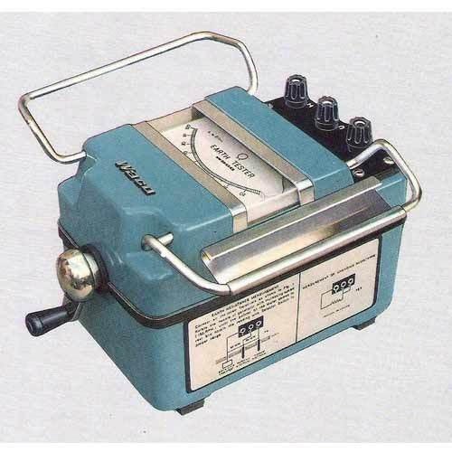 Hand Driven Megger Insulation tester, For Industrial, 5000 Volts - 10, 000 Mohms
