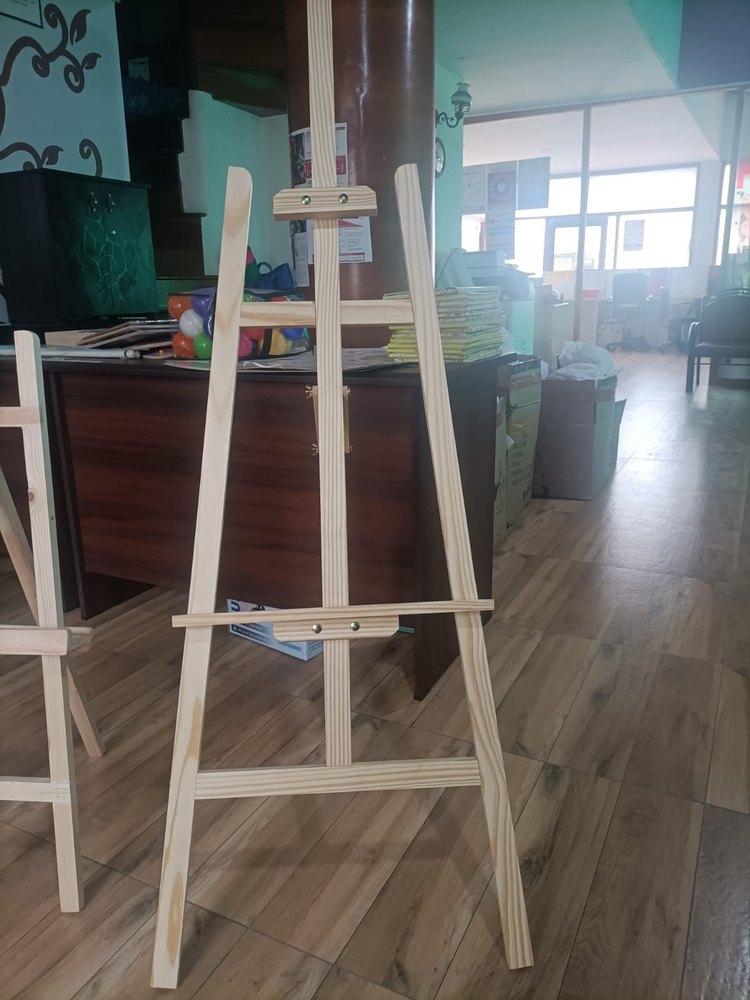 Brown Pine Wood Wooden Easel Stand For Display, Thickness: 10mm