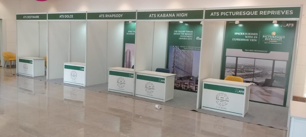 White Octanorm Stalls