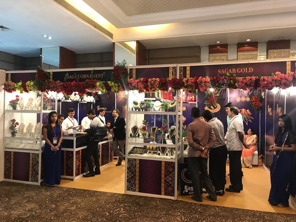 White Wooden Octanorm Stalls